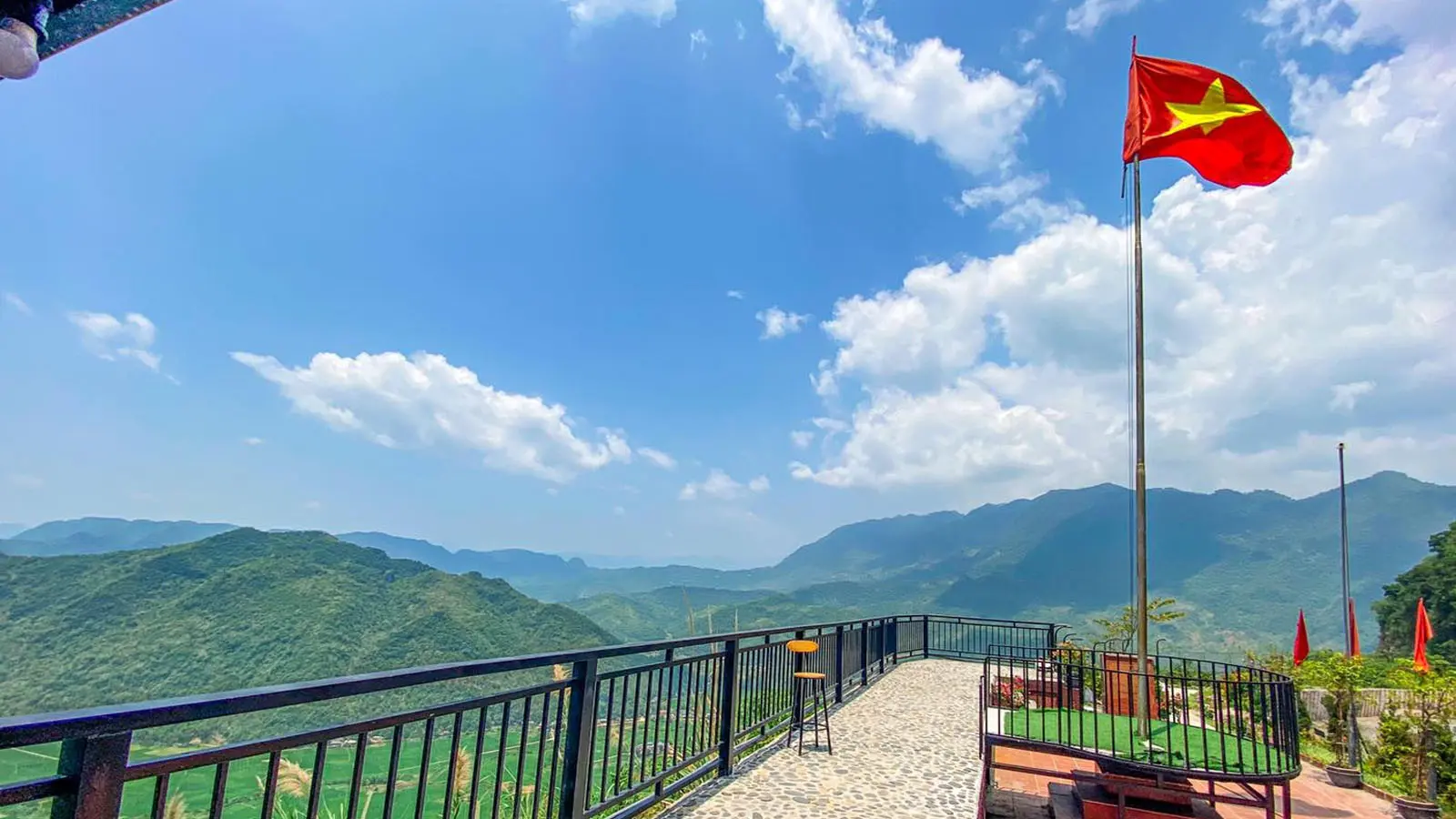 Cột cờ Mai Châu 