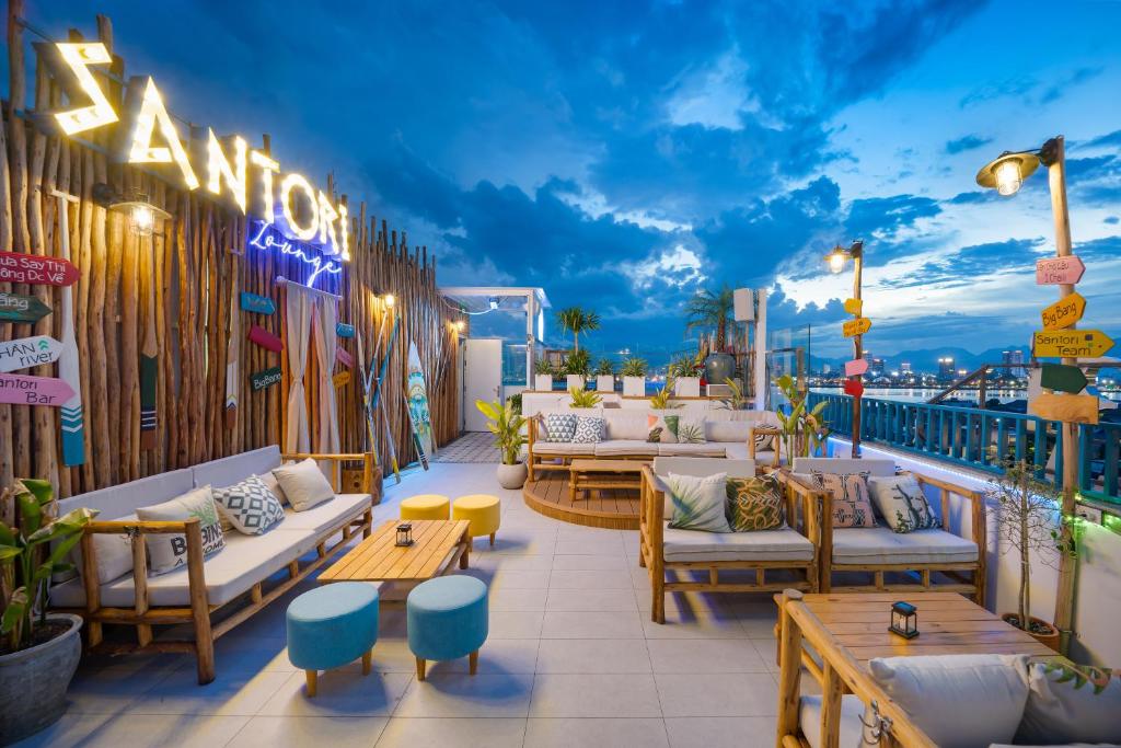 Santori hotel and spa