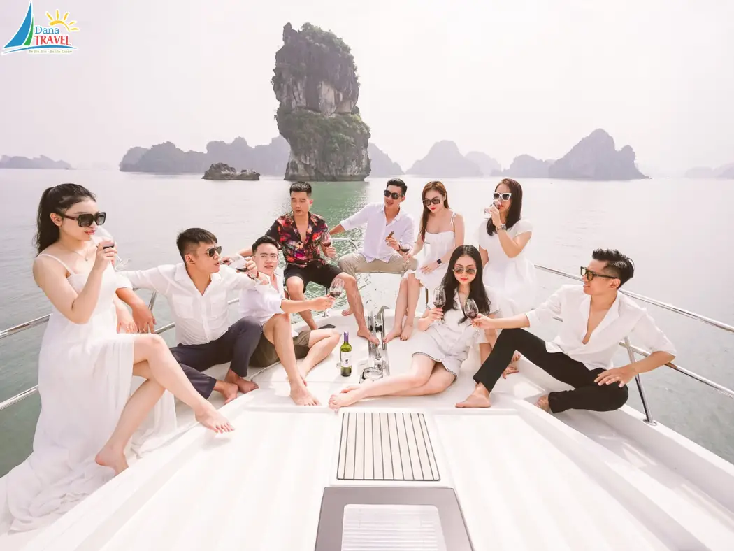 Du lịch Hạ Long 1 ngày ăn buffet trưa
