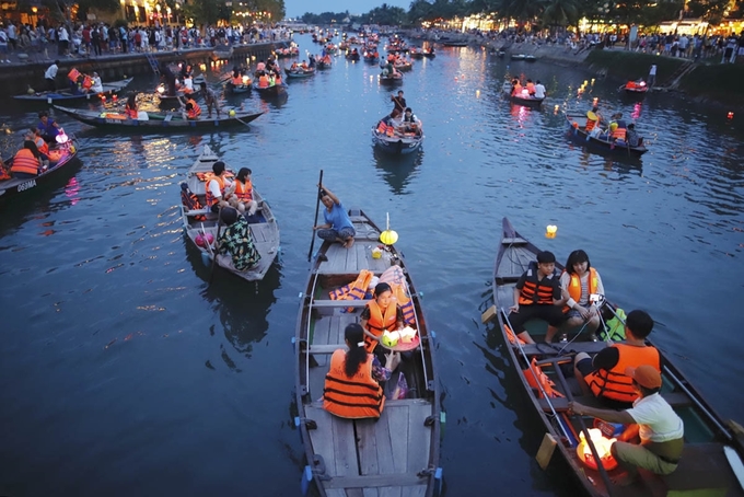 Chợ đêm Hội An