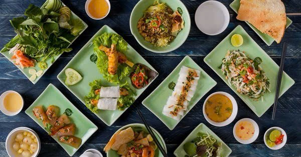 Thưởng thức ẩm thực Huế