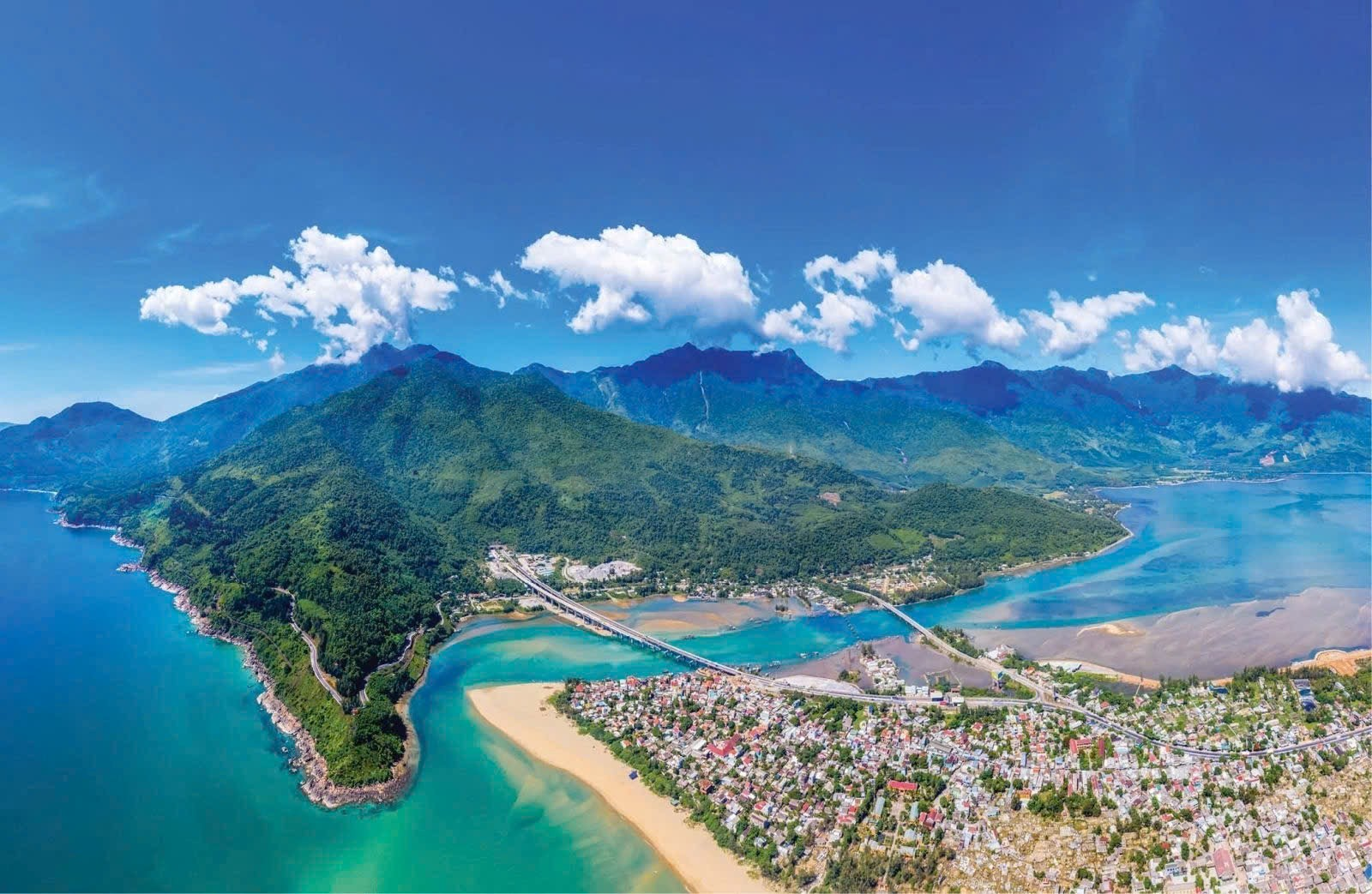 Check in vịnh Lăng Cô tuyệt đẹp