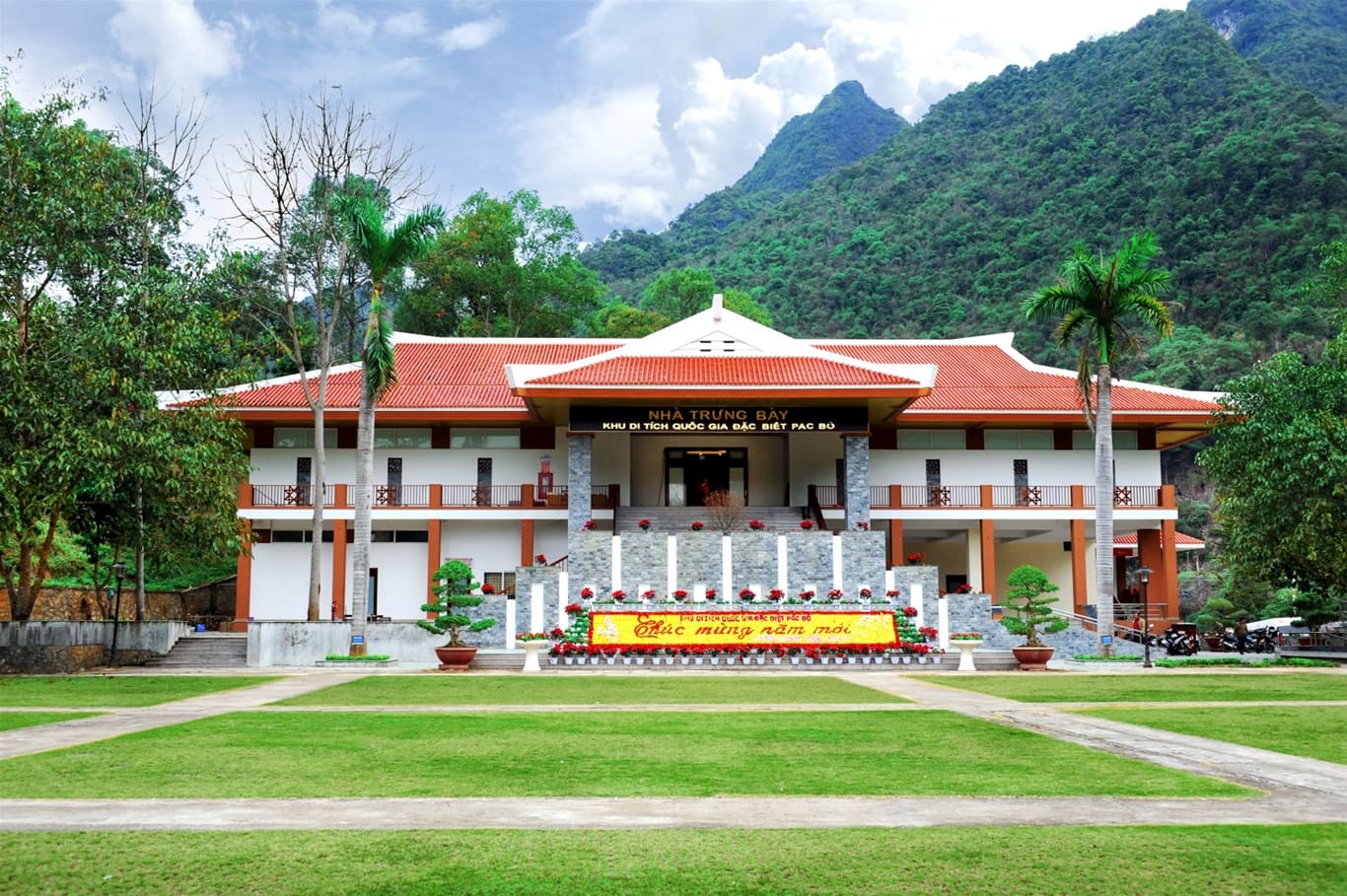 Khu du lịch Pác Pó 