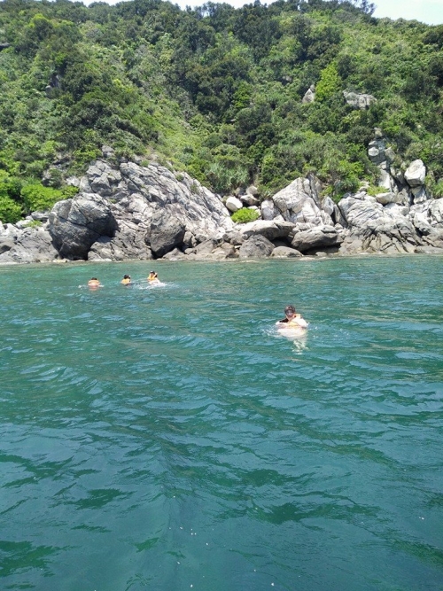 Kỷ niệm tour Cù Lao Chàm với gia đình bác sỹ Hùng