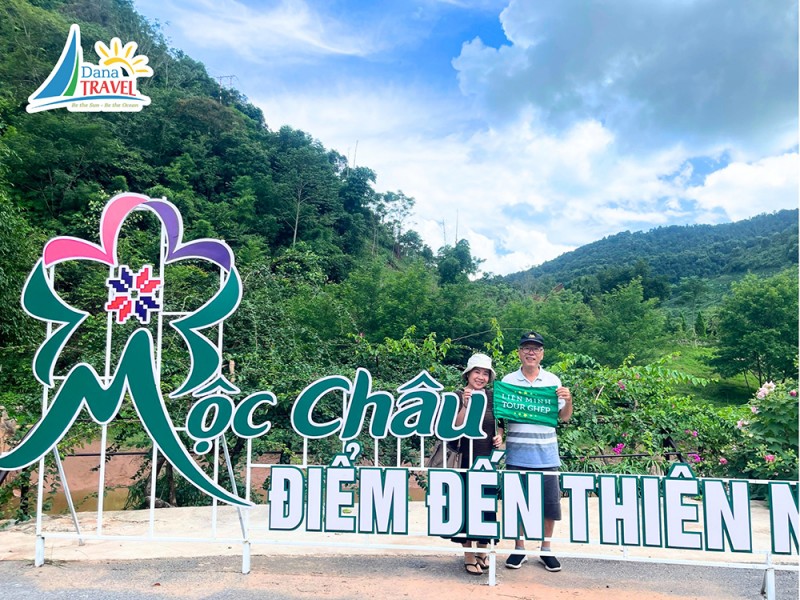 Chào đón gia đình chị Hạnh tham quan Tour Mộc Châu 2N1Đ 01-02/10/2023