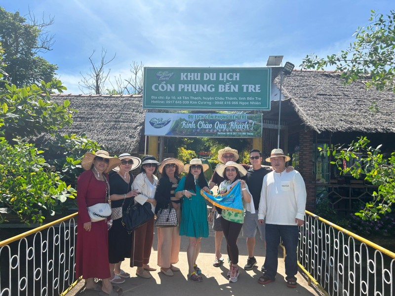 Chào đón đoàn gia đình chị Giang tham gia tour  Mỹ Tho-Bến Tre 1 ngày 18/12/2023
