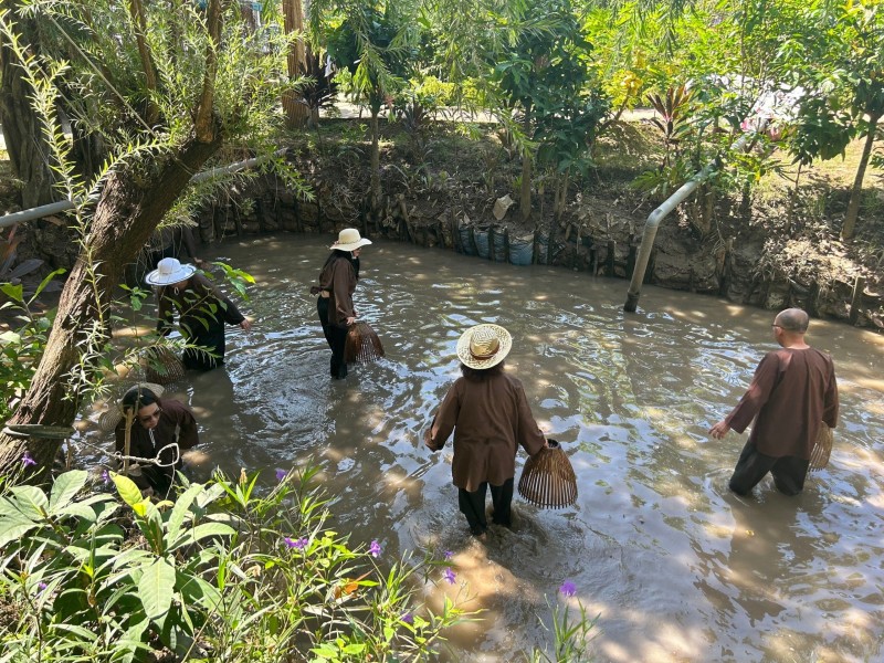 Chào đón đoàn gia đình chị Giang tham gia tour  Mỹ Tho-Bến Tre 1 ngày 18/12/2023