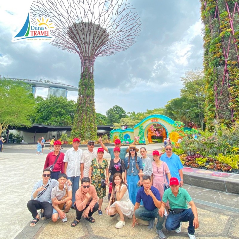 Chào đón đoàn khách tham gia tour Đà Nẵng Singapore Malaysia 5N4Đ 21-25/09/2023