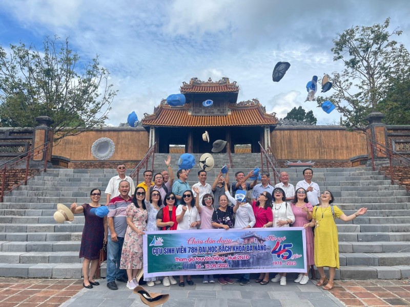 Chào đón đoàn cựu sinh viên 78H Đại học Bách Khoa tham quan Huế 2N1Đ 14-15/09/2023