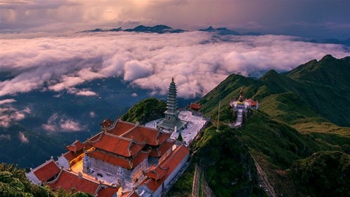 SAPA – FANSIPAN CHẠM MÂY NÓC NHÀ ĐÔNG DƯƠNG